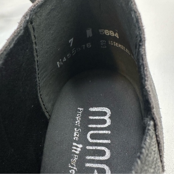 Munro Gray Heeled Boots with Chunky Heel and Open Toe Design - Picture 9 of 11